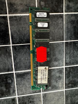 Modulo RAM SpecTek 128MB PC133