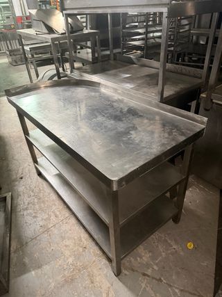 Mesa de trabajo industrial CURVA acero inoxidable