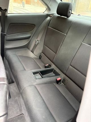 BMW Serie 1 118d (E82) – 2010 – Diésel – Manual.