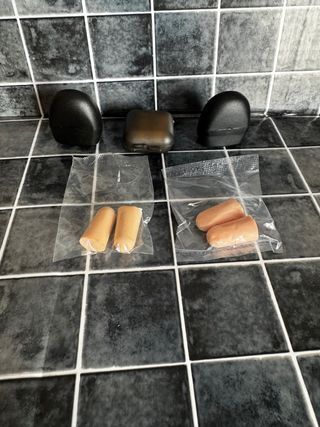 Tappi per orecchie con custodie