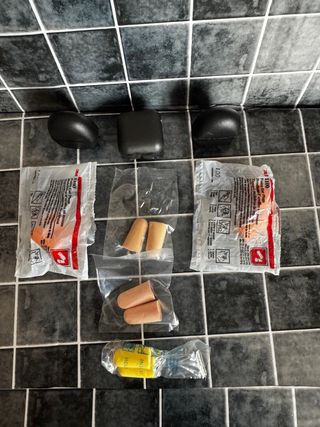 Tappi per orecchie con custodie