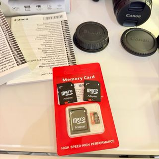 Kit Canon EOS 2000D EF-S 18-55 IS II