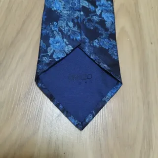 Gravata Kenzo azul com flores