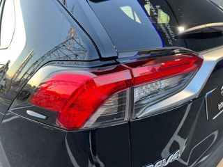 Toyota Rav4 2.5l 220H Advance