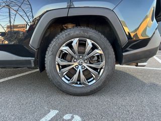 Toyota Rav4 2.5l 220H Advance