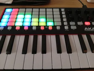 Akai APC KEY 25 Controlador MIDI