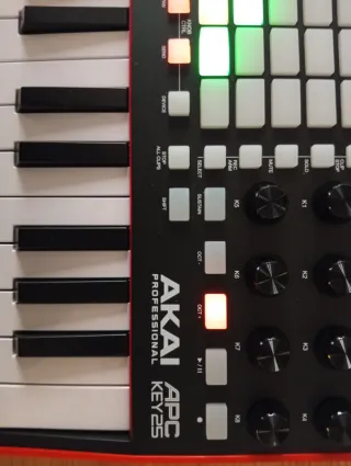 Akai APC KEY 25 Controlador MIDI
