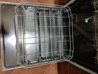 Bandejas y cestillo lavavajillas