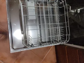 Bandejas y cestillo lavavajillas