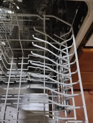 Bandejas y cestillo lavavajillas
