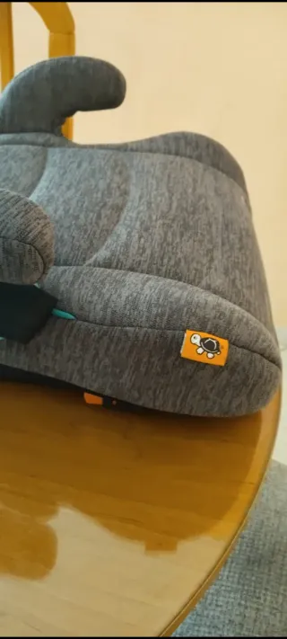 Silla alzador i-SIZE Babyauto con osofix