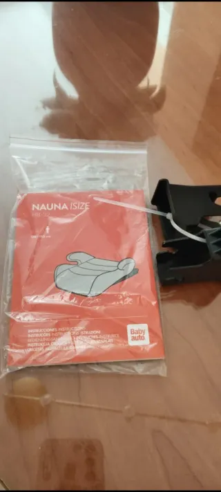 Silla alzador i-SIZE Babyauto con osofix