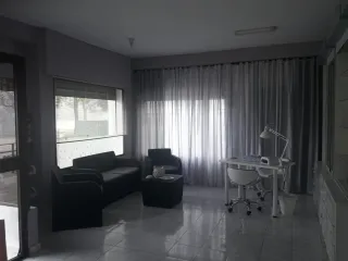 Mesa, sofá y dos butacas negro/gris