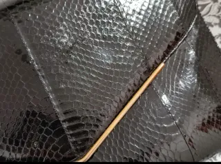 Borsa vintage pelle cobra nera oro