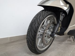 PIAGGIO BEVERLY 300 2023