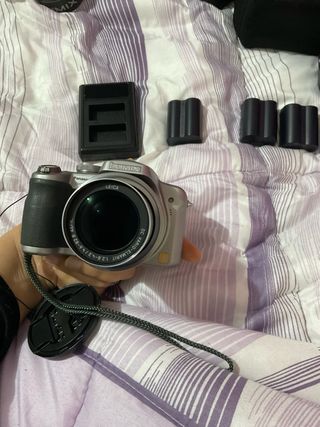 Panasonic DMC-FZ18 Cámara Digital + Accesorios