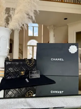 Bolsa Chanel Timeless Classic Preta Dourada