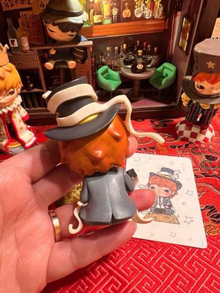 Figura Hirono The Businessman