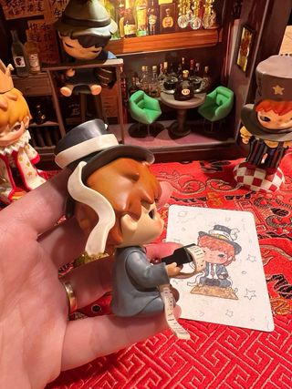 Figura Hirono The Businessman