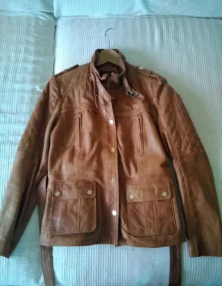 Chaqueta de piel Stradivarius Talla L