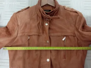 Chaqueta de piel Stradivarius Talla L