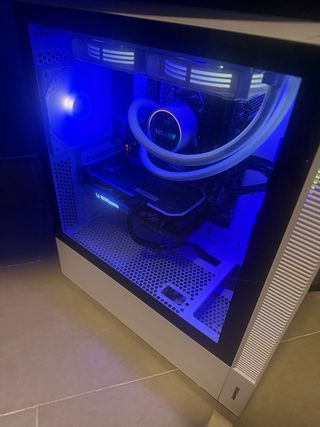 PC Gaming Blanco con Control de Ventiladores argb
