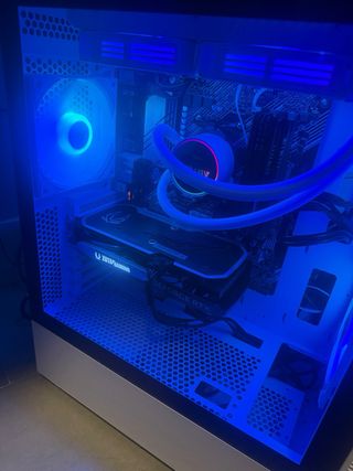 PC Gaming Blanco con Control de Ventiladores argb