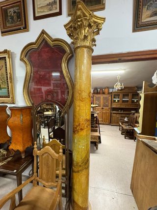 Columna decorativa estilo clásico