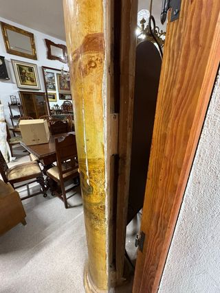 Columna decorativa estilo clásico