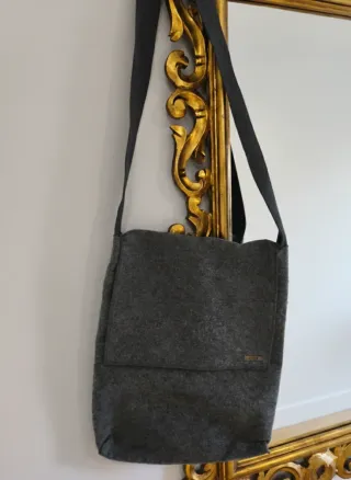 Bolso Armani para portátil gris