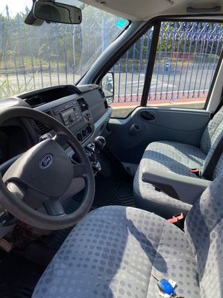 CAMION FORD TRANSIT DOBLE CABINA