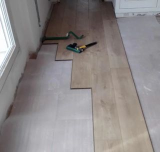 Instalación de parquet SPC.