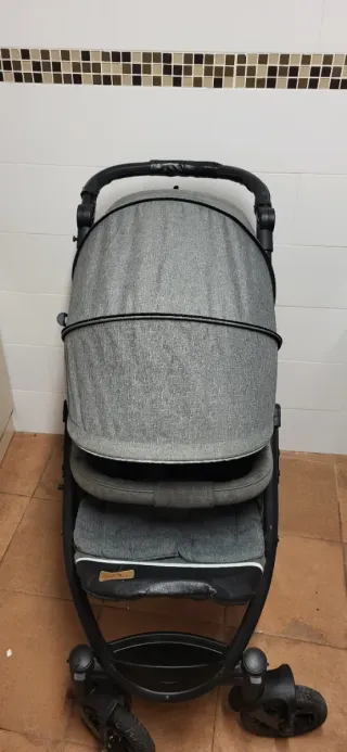 Silla de paseo gris Lionelo
