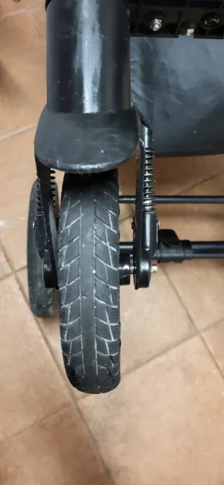 Silla de paseo gris Lionelo