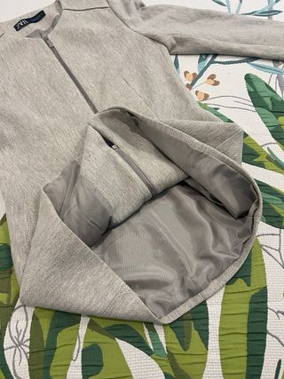 Abrigo Zara cremallera beige gris M/L