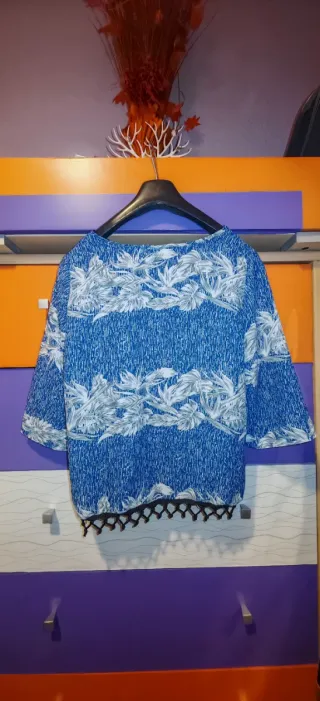 Blusa Estampada Azul y Blanca Talla M