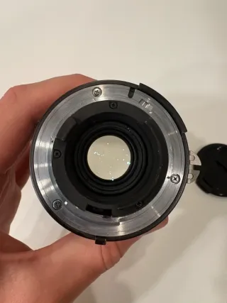 Objetiva Nikon Zoom-Nikkor 35-105mm F/3.5-4.5 MF