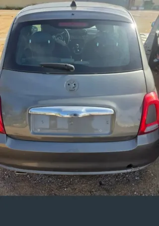 Porton trasero maletero Fiat 500 Lounge. Año 2019