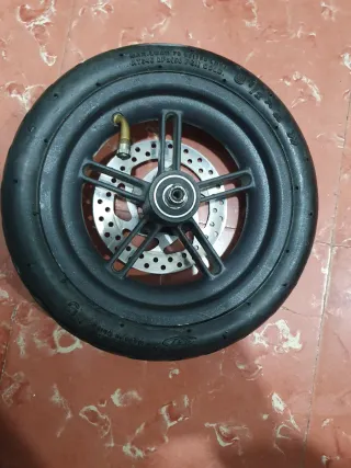 Rueda patinete eléctrico con disco freno