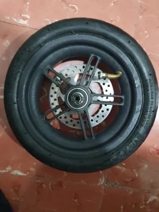 Rueda patinete eléctrico con disco freno