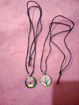 PRECIO NEGOCIABLE  Collares con colgantes de calav