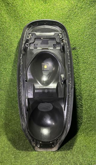 Asiento Yamaha NMAX Scooter Negro