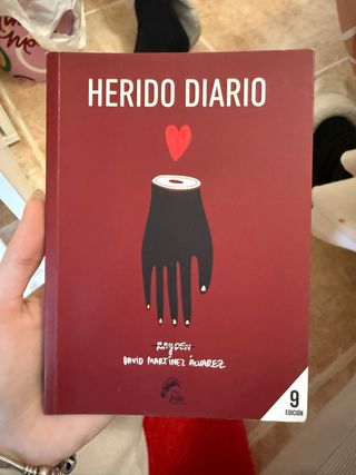 Herido diario (Poesía) (Spanish Edition)