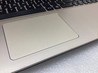 pc portatil asus f540ya