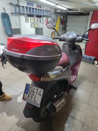 Honda PS125 Scooter Plata/Rojo