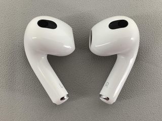 in-ear apple airpods 3 gen