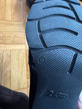 Zapatillas negras charol hebilla tacón