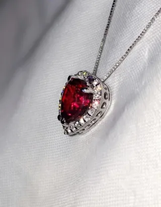 Colgante Diamantes y Rubí Corazón Oro 14k