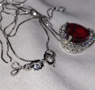 Colgante Diamantes y Rubí Corazón Oro 14k