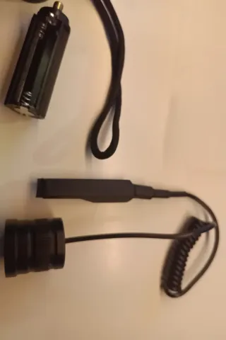 Linterna Táctica LED + Accesorios